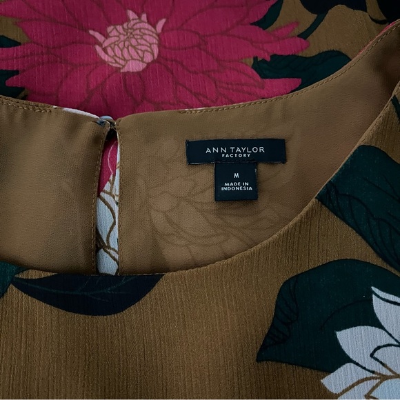 Ann Taylor Factory Sheer Brown Floral Overlay Balloon Sleeve Blouse, Sz M - Picture 12 of 13